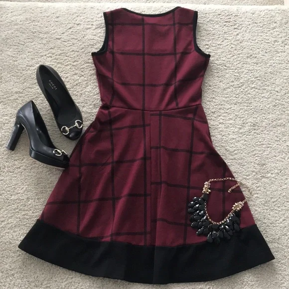 Black & Wine Color Fit & Flare Dress - Picture 4 of 6